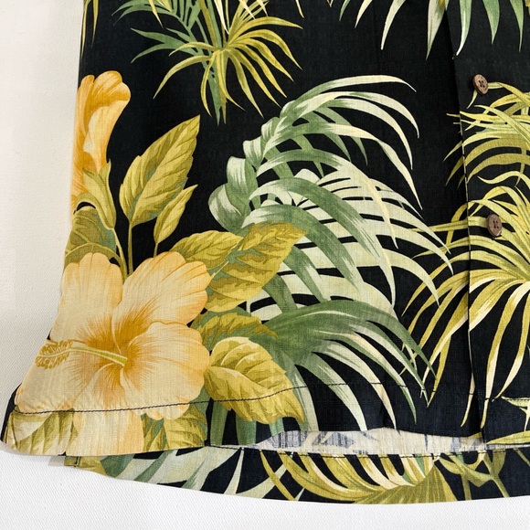 Tommy Bahama Hawaiian Floral Print 100% Silk Casual Camp Shirt Men’s M - Picture 4 of 15